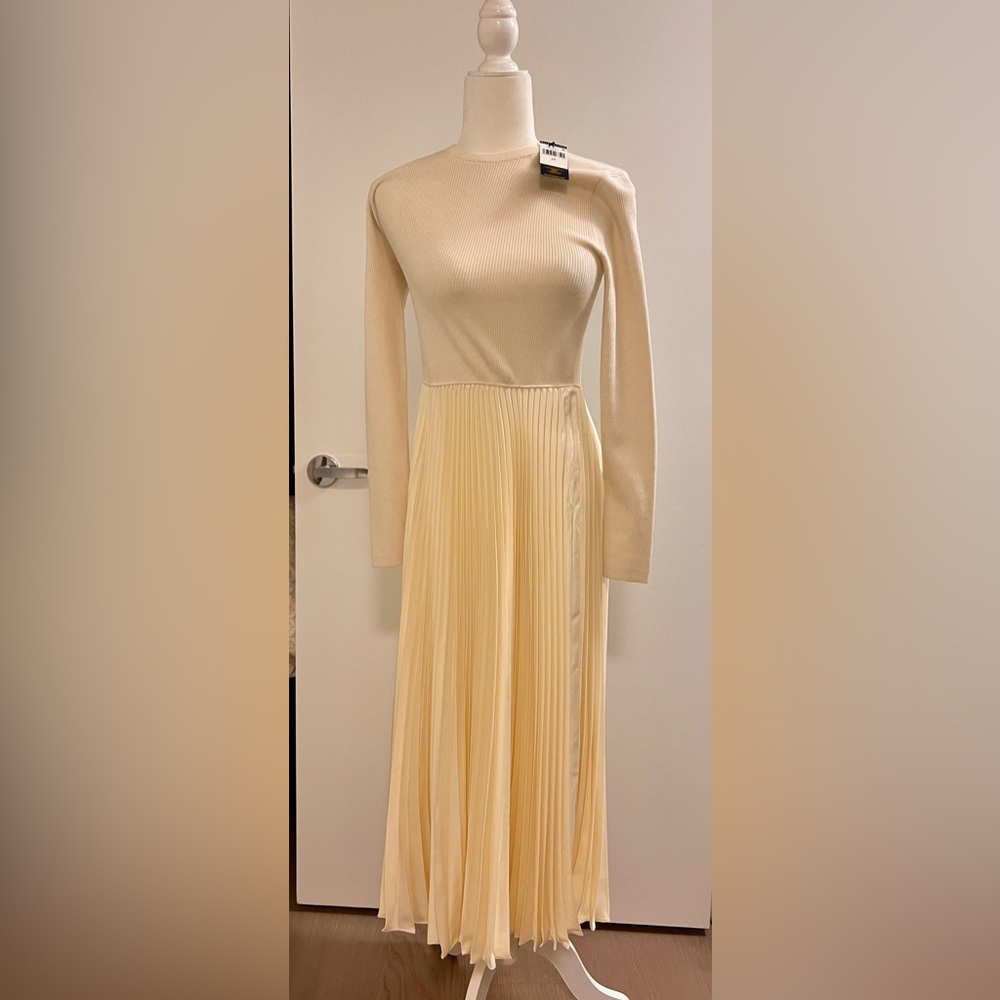 Ralph Lauren Cream sweater pleated long sleeve dress. - Picture 2 of 11